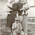 1943 Easter.jpg